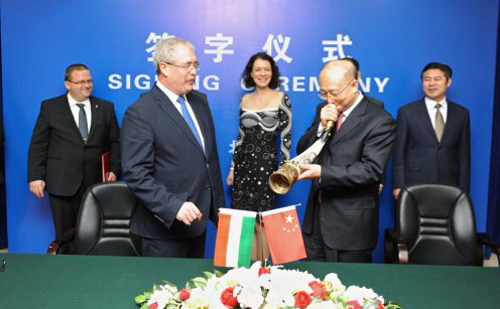 Megállapodást kötött a kínai karanténhivatal miniszterével a magyar agrártárca vezetője, Fazekas Sándor